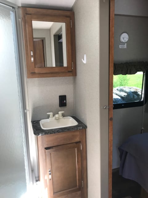 26' travel trailer,  Starlink internet available! Towable trailer in Marquette