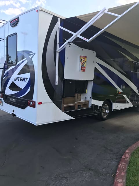 2018 Winnebago Intent (PartyRV) Drivable vehicle in San Mateo