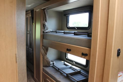 Awesome-Fully stocked RV for a perfect adventure! Drivable vehicle in North Las Vegas