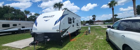 Fun Family Camper Towable trailer in Spring Hill