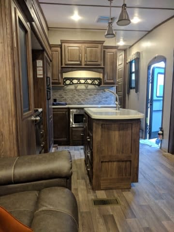 2017 Keystone Cougar Towable trailer in Tehachapi