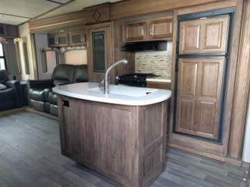 2017 Keystone Cougar Towable trailer in Tehachapi