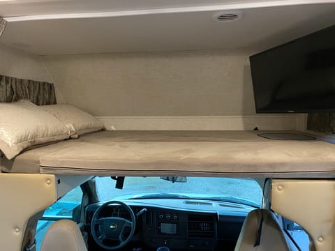 2018 Forest River RV Forester LE 2251SLE Chevy Drivable vehicle in Apple Valley