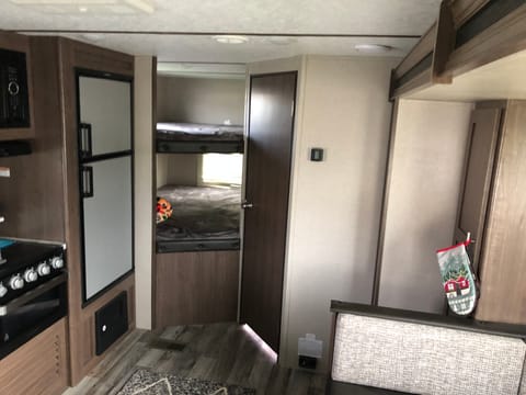 2020 Keystone Hideout - Luxury Camping Ziehbarer Anhänger in Fountain Valley
