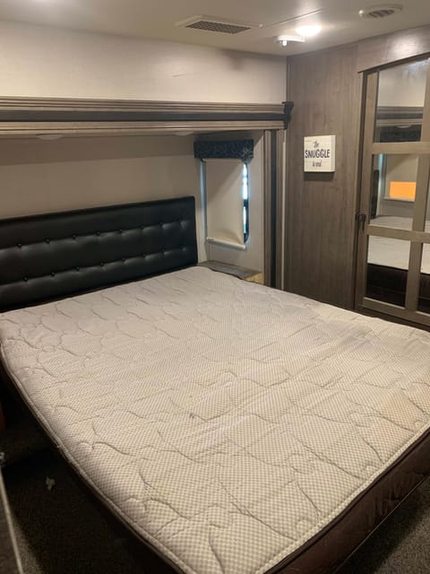 Short or long term 2018 KZ Durango with back deck Towable trailer in Eastvale