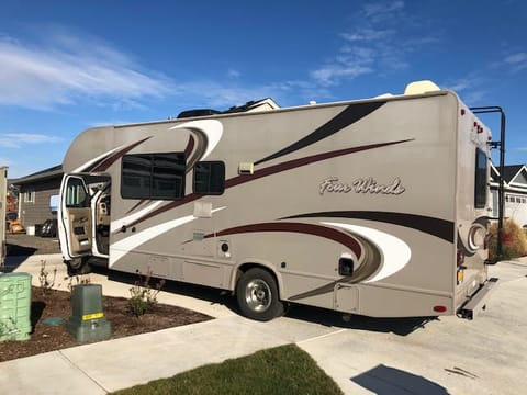 Happy Glamping RV Rental Drivable vehicle in Medford