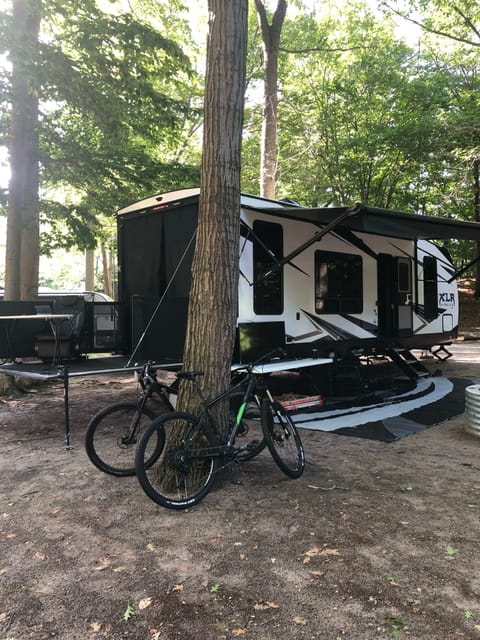 2020 Forest River XLR25HFX Hyperlite Toy Hauler Remorque tractable in Kentwood