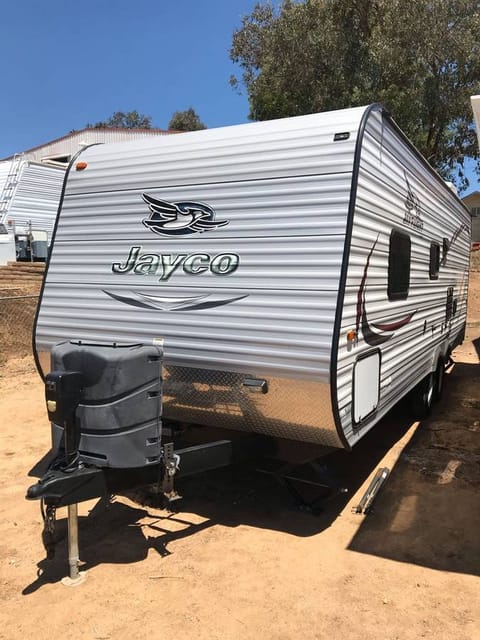 2015 Jayco Jay Flight 23MB - Great layout! Tráiler remolcable in Poway