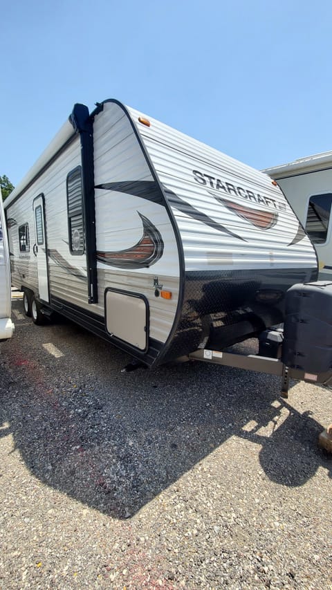 2019 Starcraft Autumn Ridge Outfitter 26BH Towable trailer in Frisco