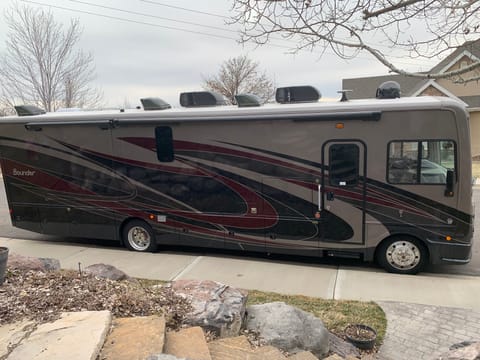 2020 Fleetwood RV Bounder 35K Drivable vehicle in Orem