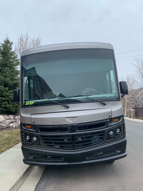 2020 Fleetwood RV Bounder 35K Drivable vehicle in Orem