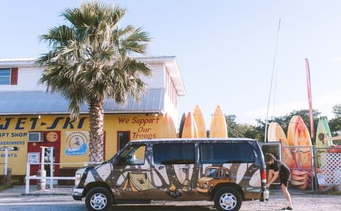 Ford E-150 Campervan - "Mavericks" (LA) Campervan in Inglewood