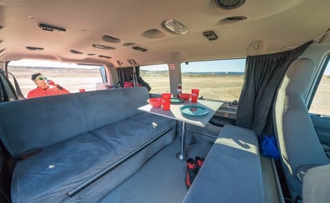 Ford E-150 Campervan - "Mavericks" (SLC) Van aménagé in Salt Lake City