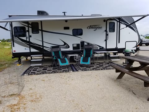 2018 Grand Design Imagine 2500RL Towable trailer in Jacksboro