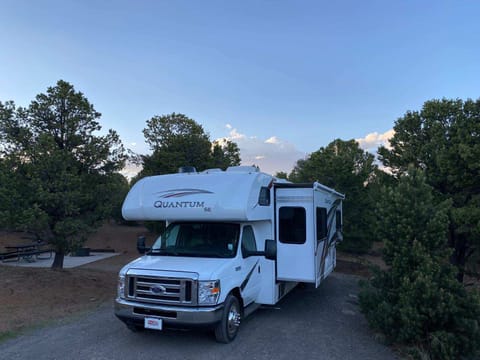 2020 Thor Motor Coach Quantum SE SE28 Drivable vehicle in North Salt Lake