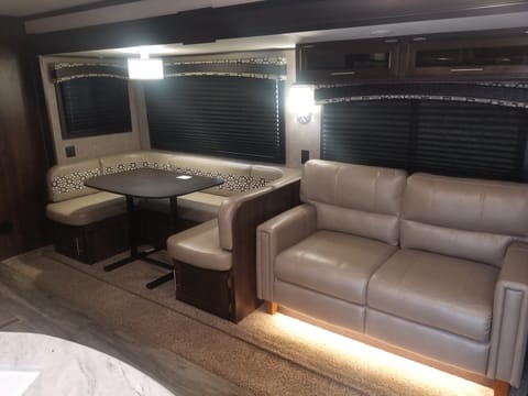 2019 Jayco Jay Flight 32BHDS Towable trailer in Reed Creek