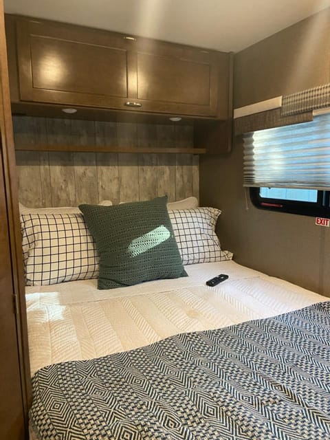 2019 Winnebago Outlook 25J Fahrzeug in Pasadena