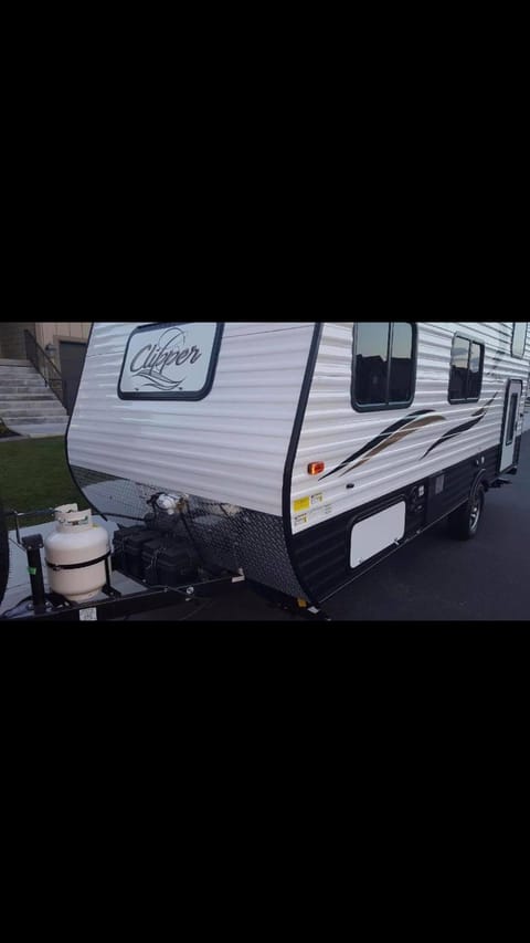 2017 Coachmen RV Clipper Ultra-Lite 17BH Towable trailer in Reno