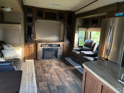 2018 Forest River RV Sierra 371REB Towable trailer in Athens