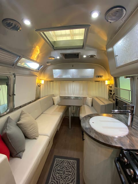 2016 Airstream RV International Serenity 23D Towable trailer in Farragut