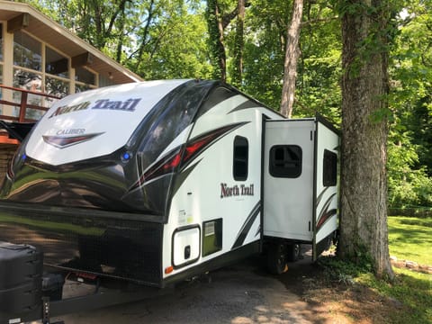 Private bedroom Queen Bed Plus 2 Bunk beds Towable trailer in Bloomington