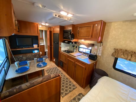 2012 Coachmen RV Catalina 21BH Lite Ziehbarer Anhänger in Marquette