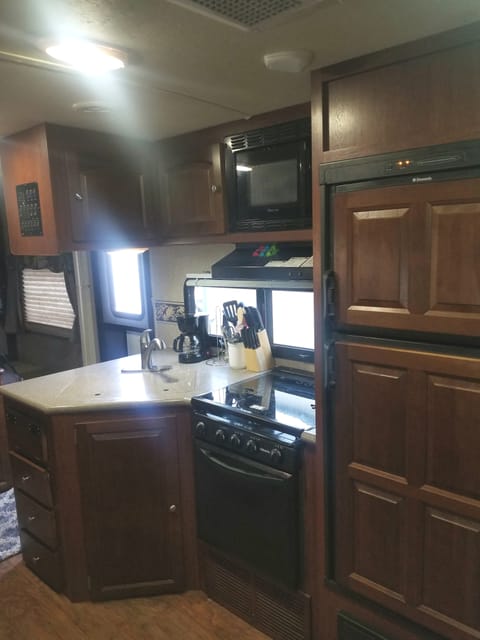 Cozy Furnished Bunkhouse- No Stress Delivery Only Towable trailer in Brenham