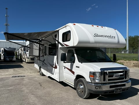 2016 Forest River RV Sunseeker 2700DS Ford Drivable vehicle in Kettering