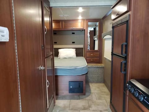 2016 Fleetwood RV Flair 29T Drivable vehicle in Weeki Wachee