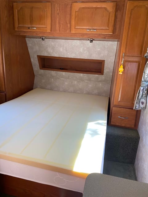 2005 Coachmen RV Chaparral 345BHS Towable trailer in Santa Clarita