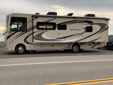 2019 Windsport 29M (Baby Rig) Pet Friendly RV Drivable vehicle in Cathedral City