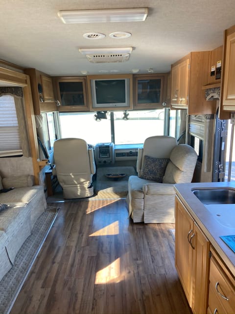 2007 Fleetwood Bounder 32W- Steel Panther Véhicule routier in Clackamas County