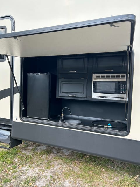 2018 Forest River RV Sandpiper 383RBLOK Towable trailer in Lakeland