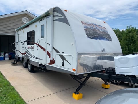 2013 Heartland North Trail 24RBS Tráiler remolcable in Saint Charles
