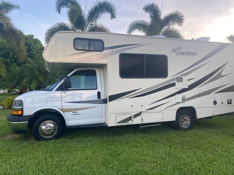 2019 Coachmen RV Freelander 21QB  4500 Veicolo da guidare in Everglades
