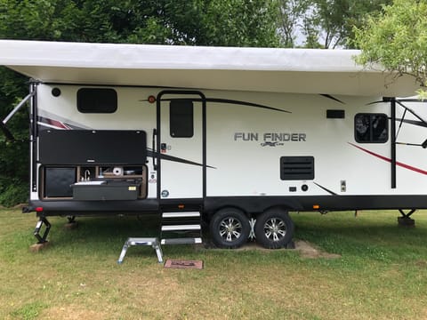 2019 Cruiser Fun Finder XTREME LITE 27BH Towable trailer in Fall River