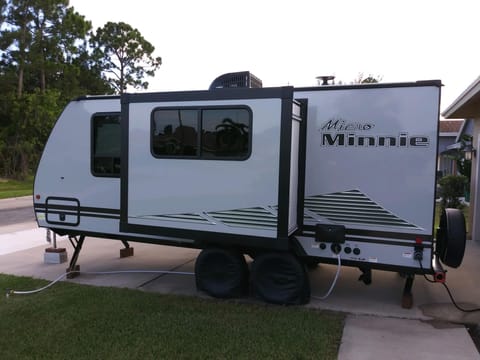 Meet Wade! Easy to tow - 2020 Winnebago Micro Mini Towable trailer in Riviera Beach