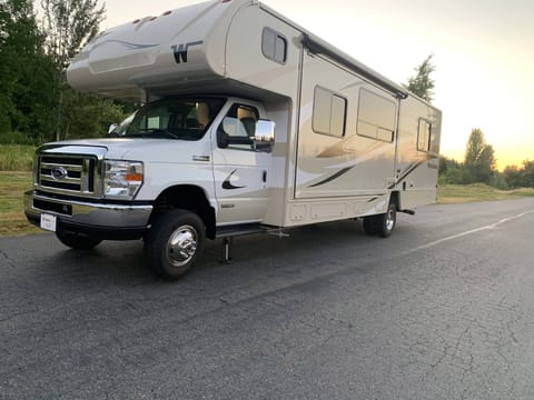 '20 Winnebago Class C: auto level, back/side cams Drivable vehicle in Woodinville