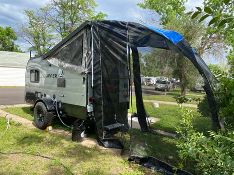 Cozy Lightweight Camper for Two! Tráiler remolcable in Englewood