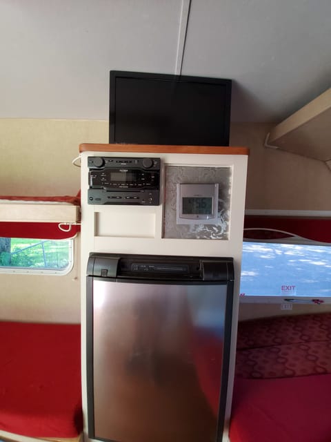 Compact camper w/ plenty of sleeping space! Towable trailer in Superior