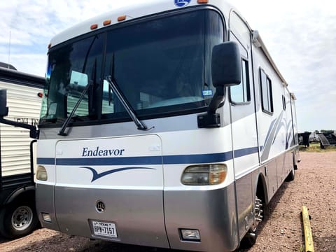 2000 Holiday Rambler Endeavor 38 PDQ Drivable vehicle in Cypress