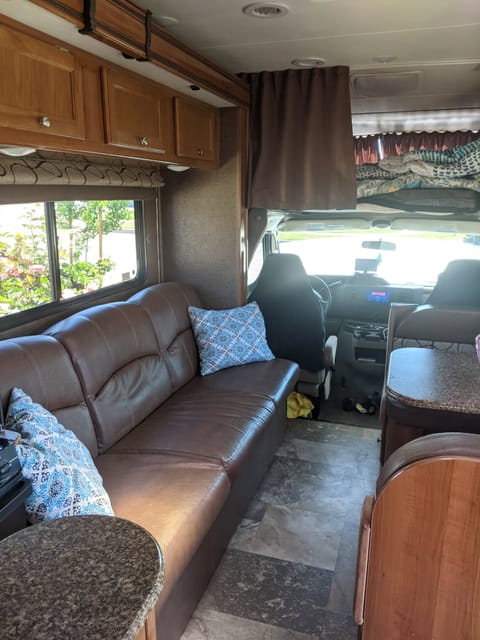 Lucky - Easy to Drive Motorhome - Pet friendly! Vehículo funcional in Upland