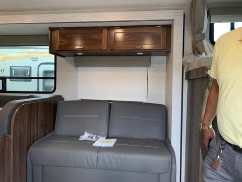 2020 Winnebago Minnie Winnie 31K Drivable vehicle in Greenville