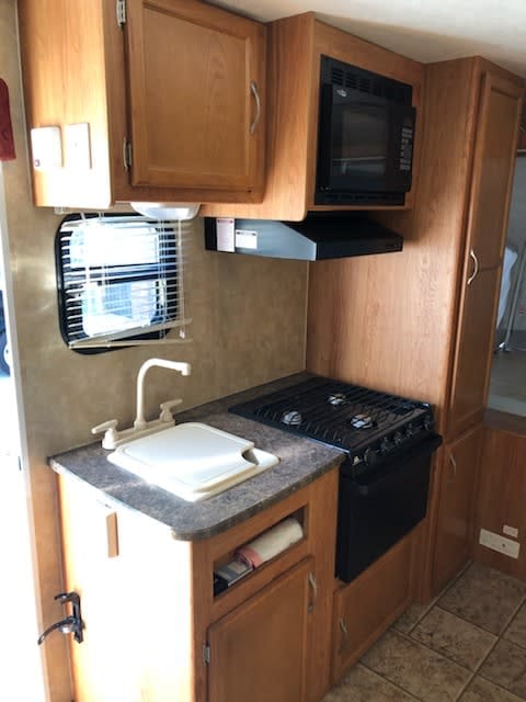 2010 Jayco Jay Feather (less than 3500 lbs) Towable trailer in Rancho Cucamonga