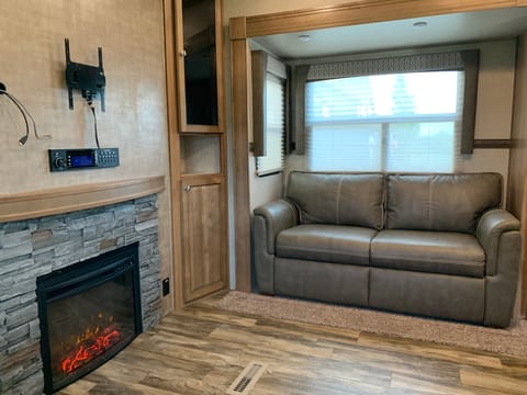 2018 Forest River RV Flagstaff Classic Super Lite 8529RLWS Towable trailer in Lees Summit