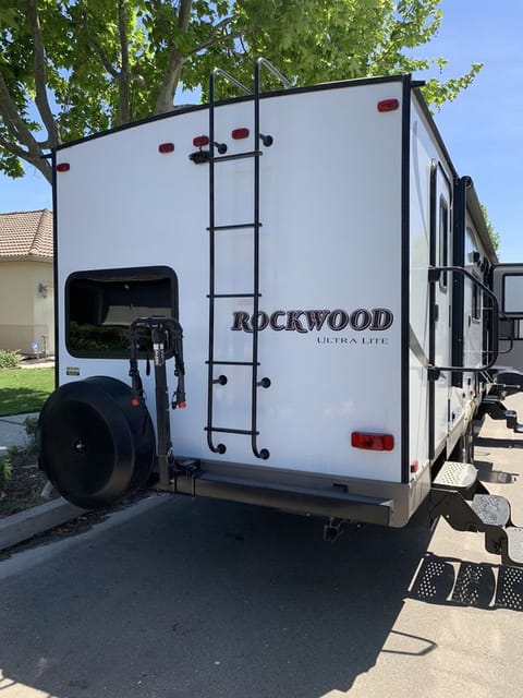 2016 Forest River RV Rockwood Ultra Lite 2702SS Tráiler remolcable in Modesto