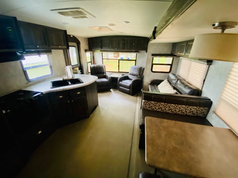 2016 Highland Ridge RV Open Range Light LT274RLS Towable trailer in Lake Wylie