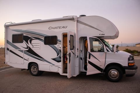 **NEW** 2021 - 24 foot RV Véhicule routier in Tustin