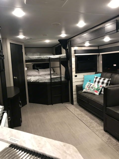 NEW BUNKHOUSE! 2020 Jayco Jay Feather 27BH Towable trailer in Lehi