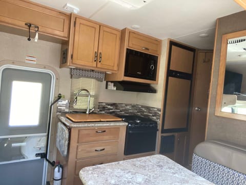 2017 Thor Freedom Elite 22FE Véhicule routier in Riverside